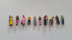 10 figurines enceinte peint